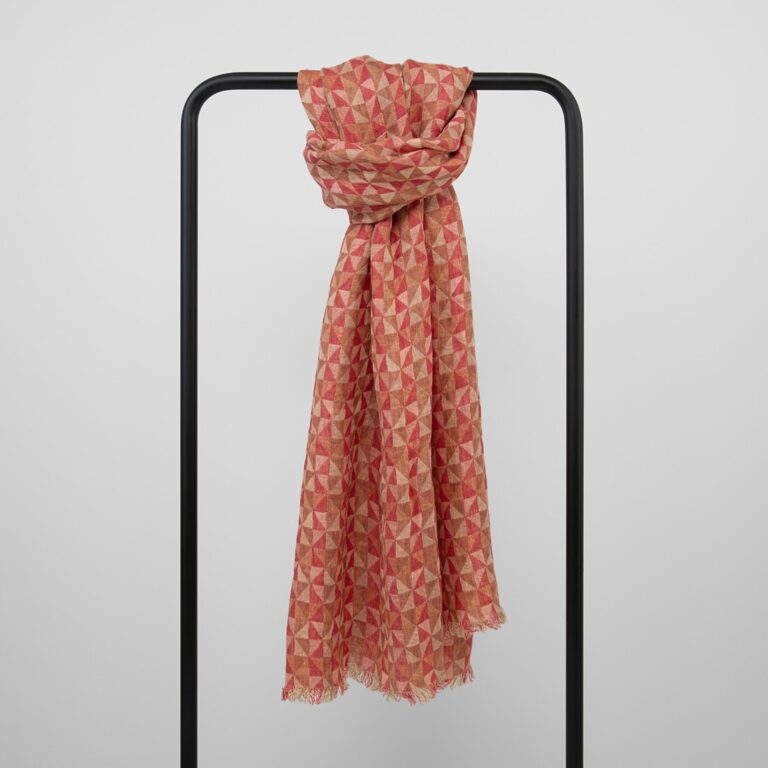 Washed linen brown-red shawl