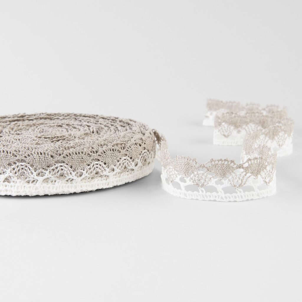 Linen lace white and natural No. 88
