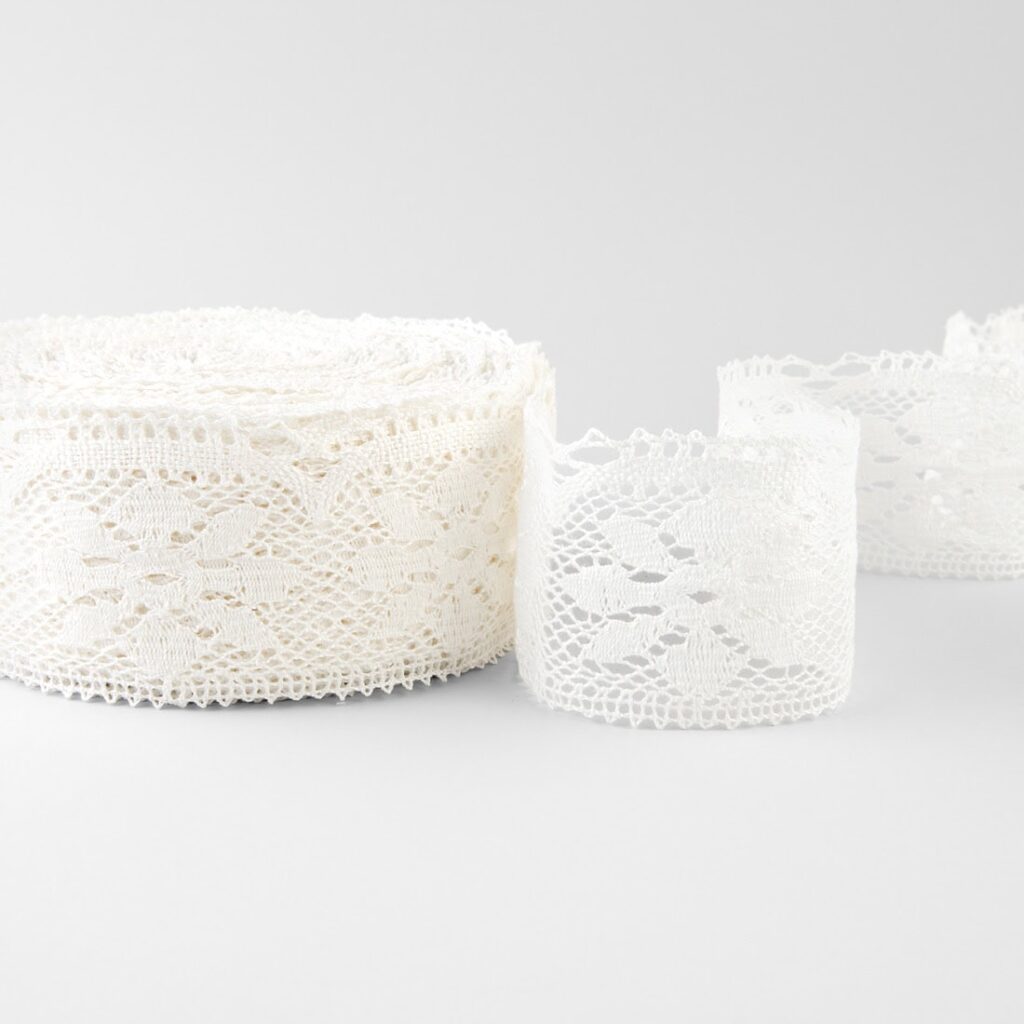 Linen lace off-white No. 83