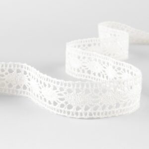 Linen lace off-white No. 96, 2cm width